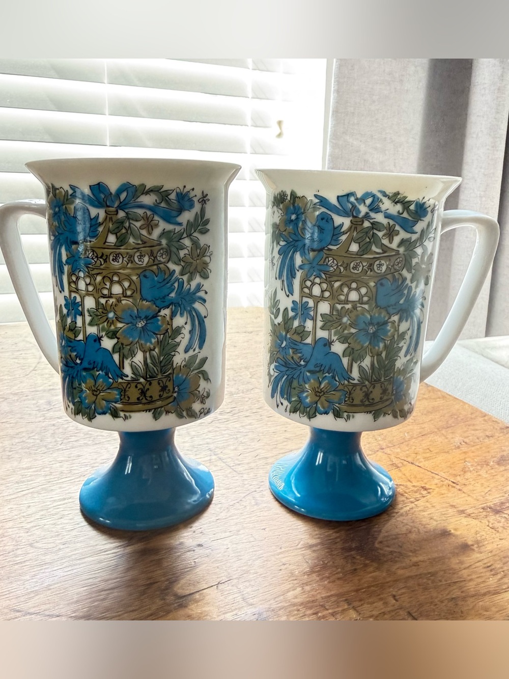 Vintage Arnart 5th Ave Birds Cage Pedestal Mugs Set of 2 Footed Blue Mid Century